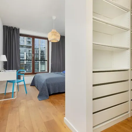 Siedmiogrodzka Air-conditioned With Balcony Wola By Renters ורשה