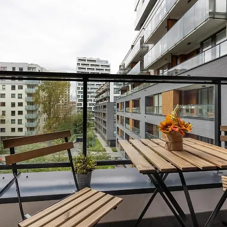 Siedmiogrodzka Air-conditioned With Balcony Wola By Renters 아파트 바르샤바