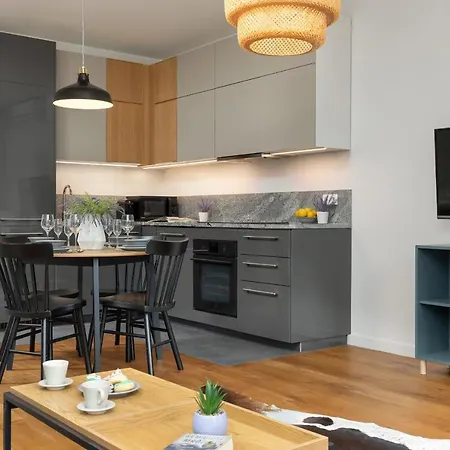 아파트 Siedmiogrodzka Air-conditioned With Balcony Wola By Renters 바르샤바