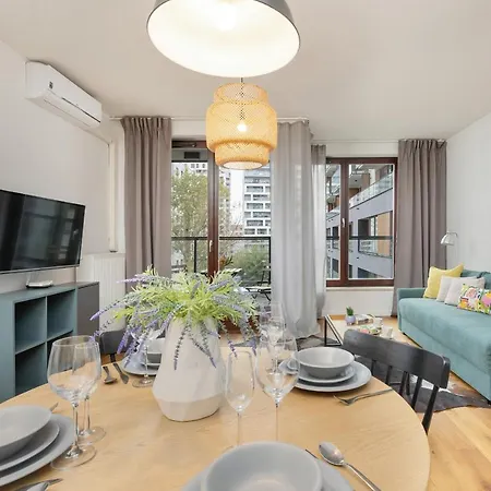 Siedmiogrodzka Air-conditioned With Balcony Wola By Renters 아파트