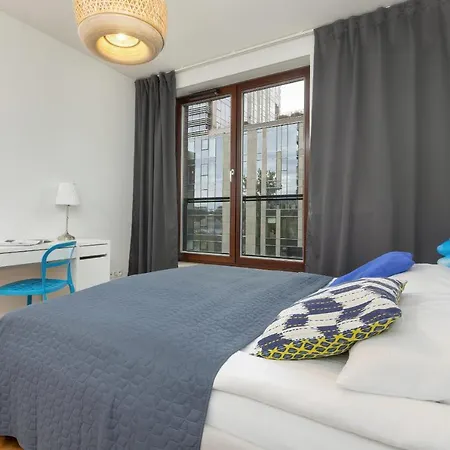 Siedmiogrodzka Air-conditioned With Balcony Wola By Renters ורשה