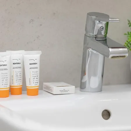 Siedmiogrodzka Air-conditioned With Balcony Wola By Renters דירה